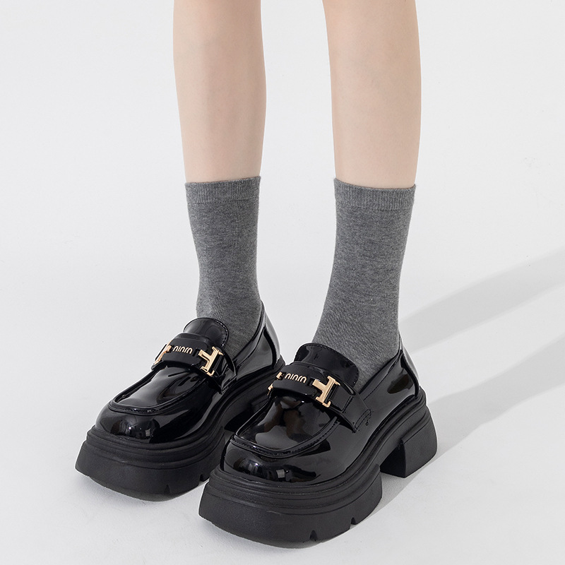 Botas todavía algodón miu serie calcetines de pila mujer primavera y otoño blanco tubo medio calcetines sueltos ins estilo universitario calcetines japoneses de algodón deshuesado
