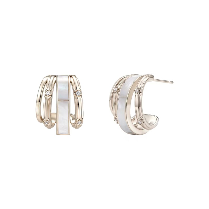 Three Horizontal Titanium Gold-Colored Mother-Of-Pearl Iris Flower Four-Ring Earrings and Ear Cuffs with a Vintage Light Luxury Design Three Horizontal Titanium Gold-Colored Mother-Of-Pearl Iris Flower Four-Ring Earrings and Ear Cuffs with a Vintage Light Luxury Design