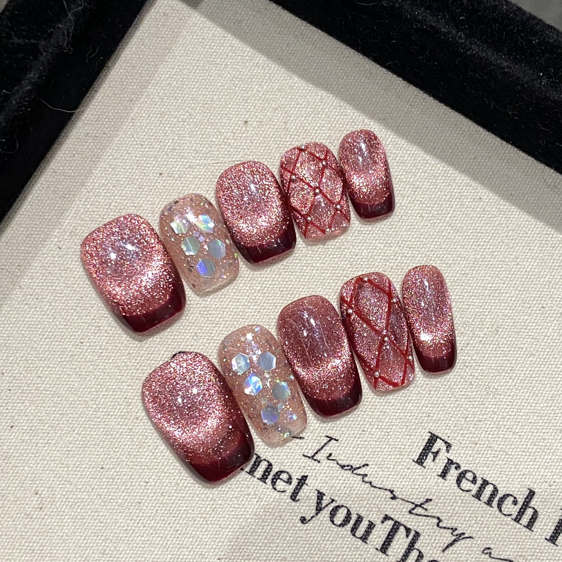 Yi He Pure Raspberry показывает белое вино красный французский кошачий глаз рождественский темперамент