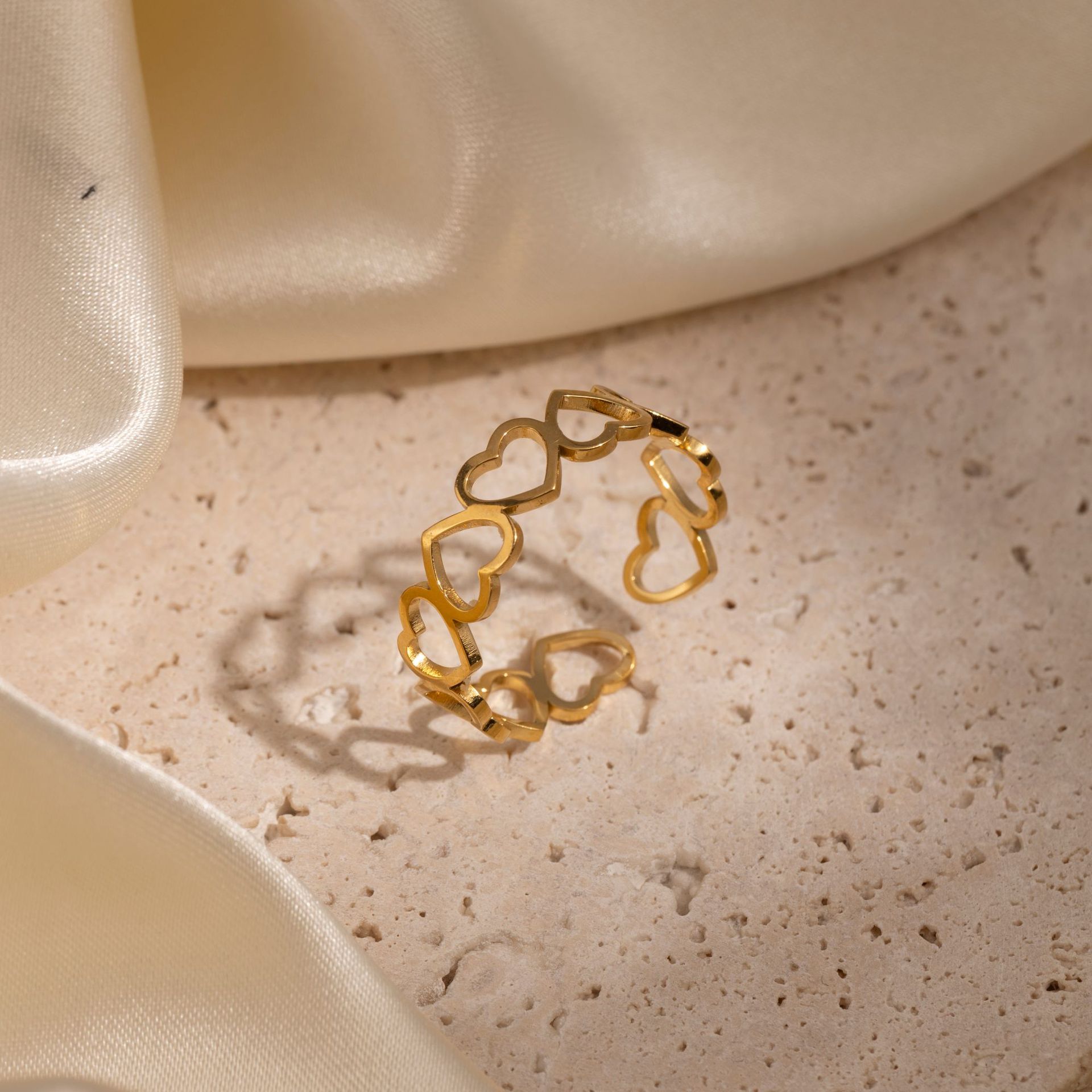 Anillo de acero inoxidable europeo y americano de Tena, joyería que no se desvanece de acero de titanio, anillo de sensación de lujo ligero, joyería explosiva transfronteriza ring