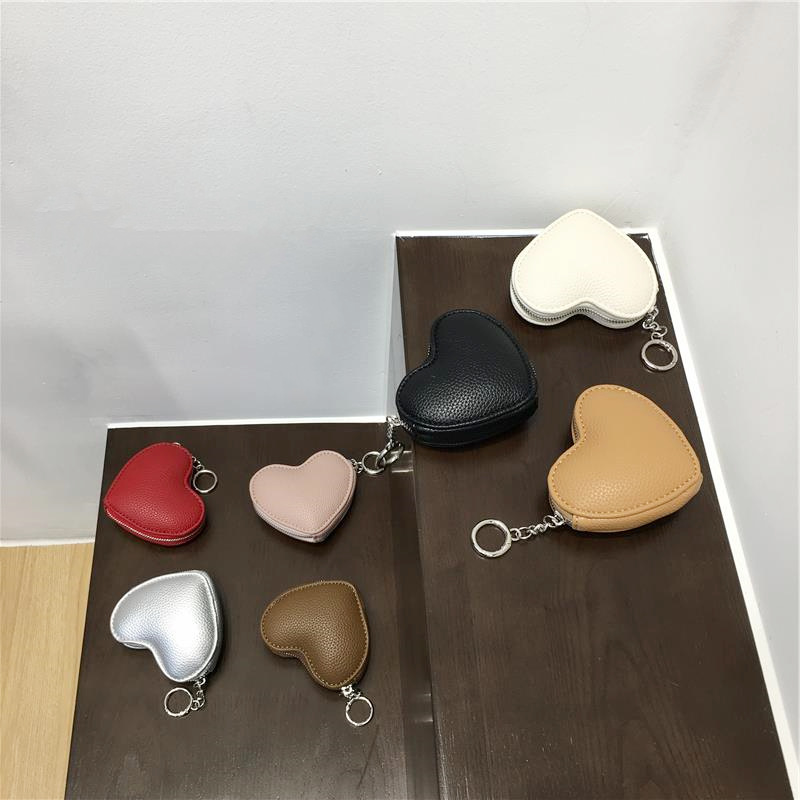 今シーズンの韓国版小衆insかわいいミニペンダント愛心バッグシンプルなハート型小カードバッグトランペットのキーホルダー