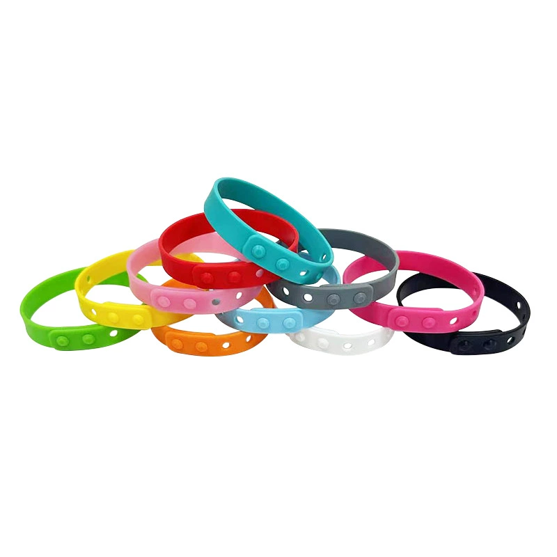 Adjustable silicone multicoloured bracelet for men and women