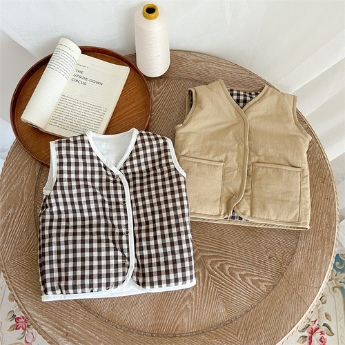 0-5 years old children's vest Korean children's clothing baby autumn and winter clothing baby quilted vest plaid solid color reversible