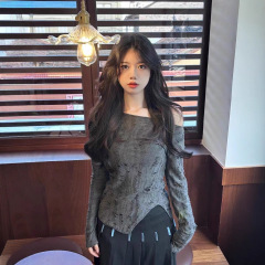 港风复古百搭修身长袖上衣女春秋大码微胖设计感破洞斜领长袖T恤