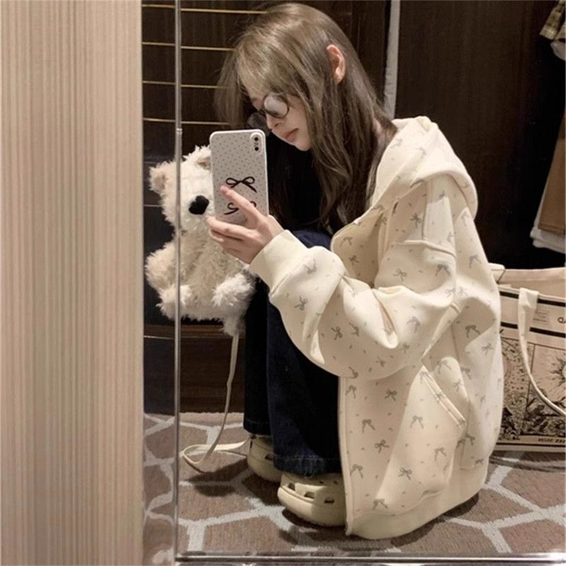 Milk Student Hooded Floral Sweatshirt Jacket for Women 2025 Autumn Cardigan Zipper Loose Casual Preppy Style Thin Style Milk Student Hooded Floral Sweatshirt Jacket for Women 2025 Autumn Cardigan Zipper Loose Casual Preppy Style Thin Style