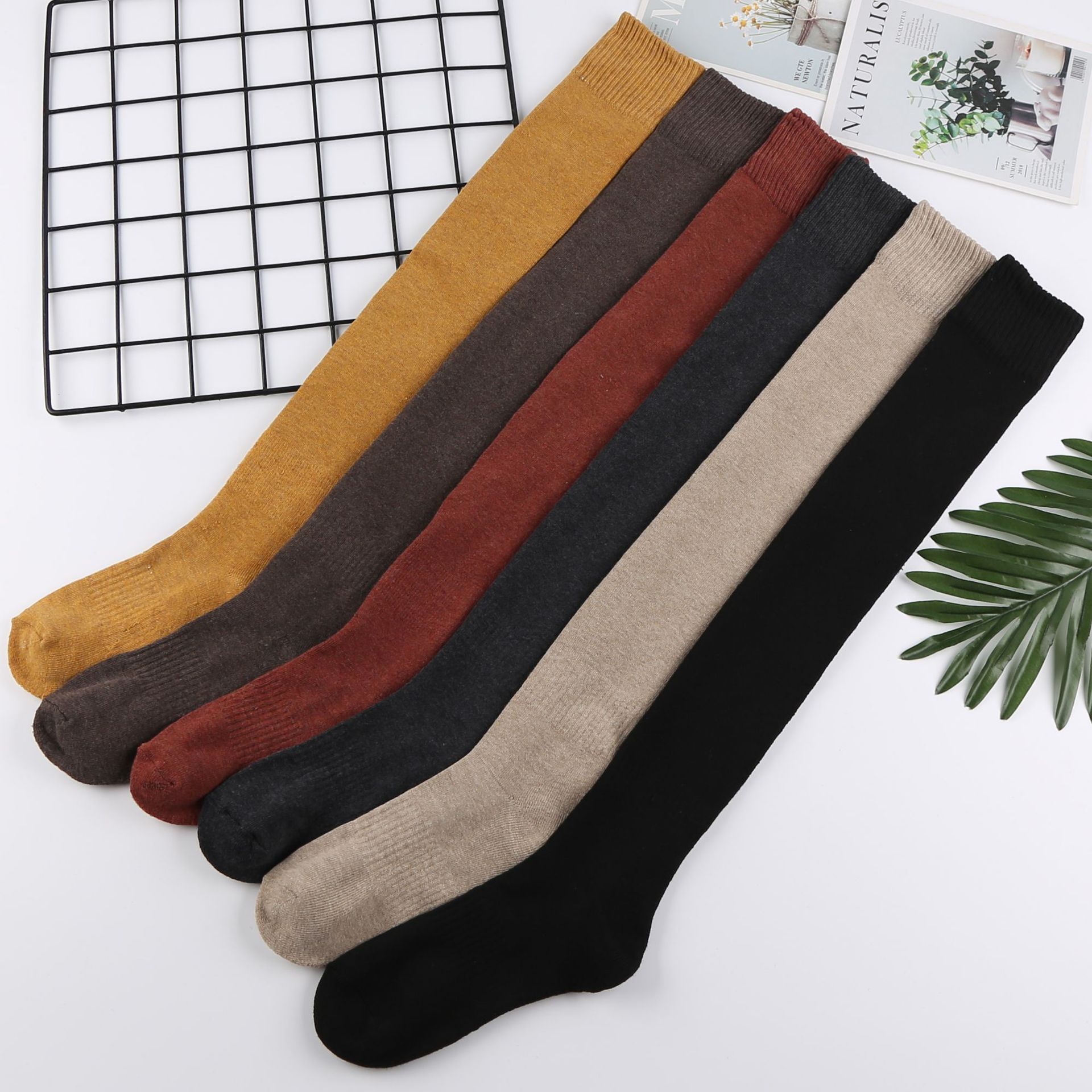 Zhuji calcetines de otoño e invierno al por mayor de las mujeres medias de invierno cálido color sólido forrado de lana gruesa larga Terry sobre la rodilla Calcetines