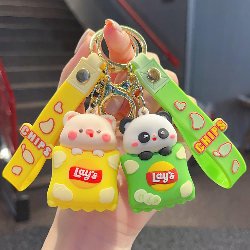 创意薯片露比钥匙扣卡通可爱小海狸动物书包挂件车钥匙包包小礼品