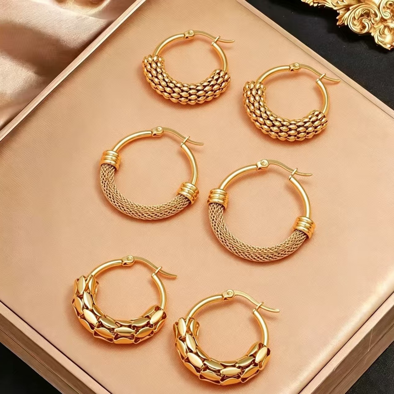 국경을 넘는 인기 상품, 메쉬 반망사 감김 귀걸이, 새로운 중국 스타일 스테인리스 원형 땋은 귀걸이, 고급스러운 느낌