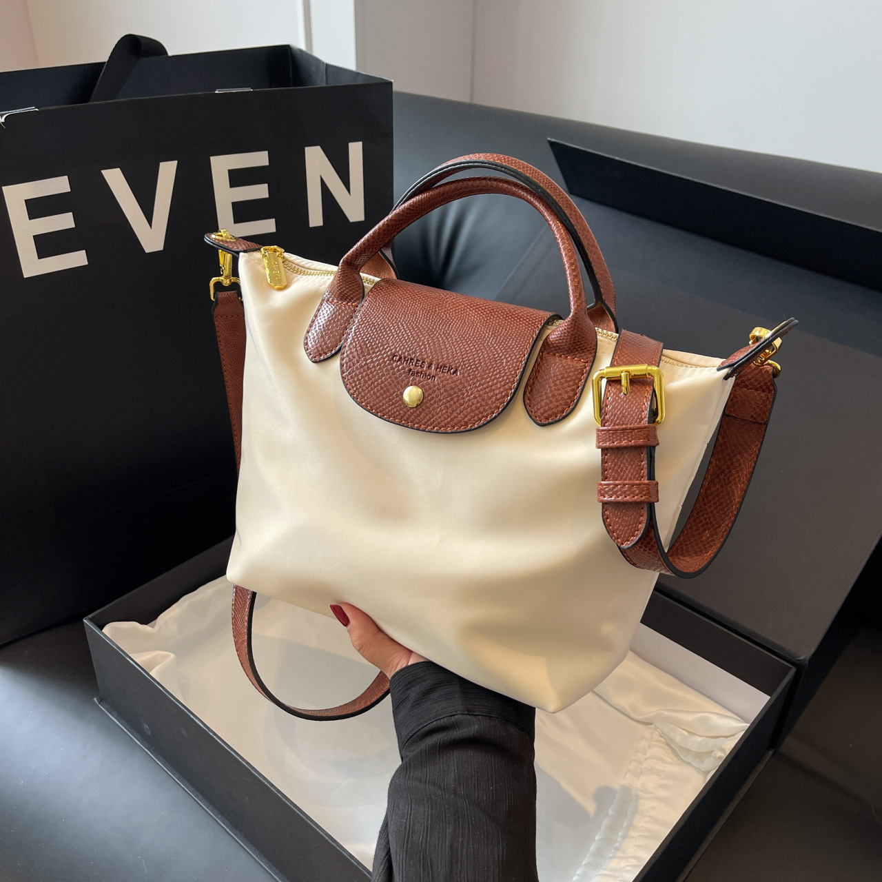 국경 2024 새로운 옥스포드 헝겊 가방 드래곤 가방 여성 섬유 패션 바느질 만두 가방 간단한 핸드백