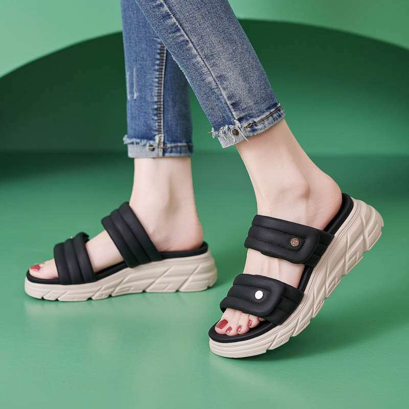 2025 spot nuevo tipo de zapatillas frías ligeras antideslizantes cómodas zapatillas deportivas casuales de suela gruesa para mujeres