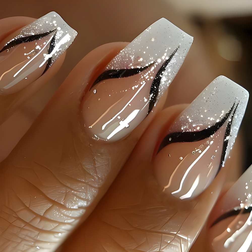 Encantador zorro blanco parche de uñas francés tipo ballet corto pieza de uñas dulce cool comercio exterior polvo brillante para usar uñas