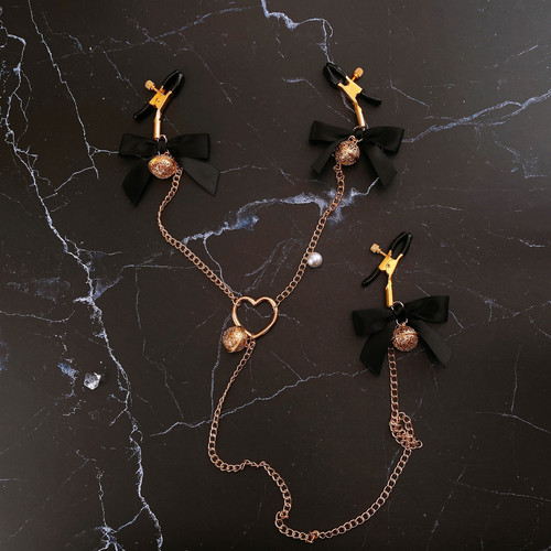 Sex toys black bow bell nipple clamp vaginal clamp one-piece metal anal plug to stimulate nipples and clitoris clamp