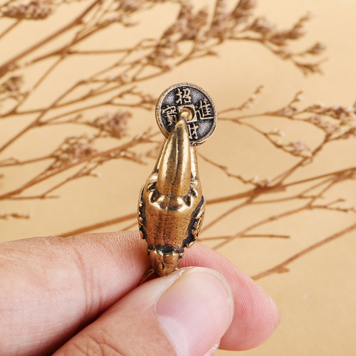 Brass crab claw key chain pendant crab leg pendant money in hand pliers handle piece copper jewelry wholesale