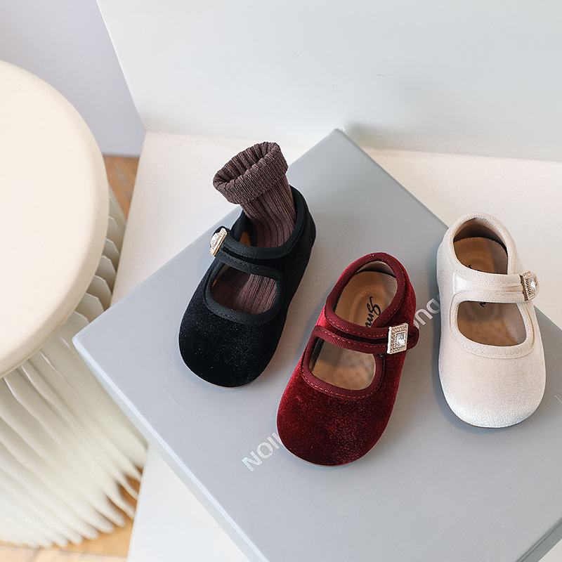 Girls Cloth Shoes 2025 Spring New Corduroy Princess Shoes Baby Soft Sole Toddler Shoes Children Baby Shoes Spring Girls Cloth Shoes 2025 Spring New Corduroy Princess Shoes Baby Soft Sole Toddler Shoes Children Baby Shoes Spring