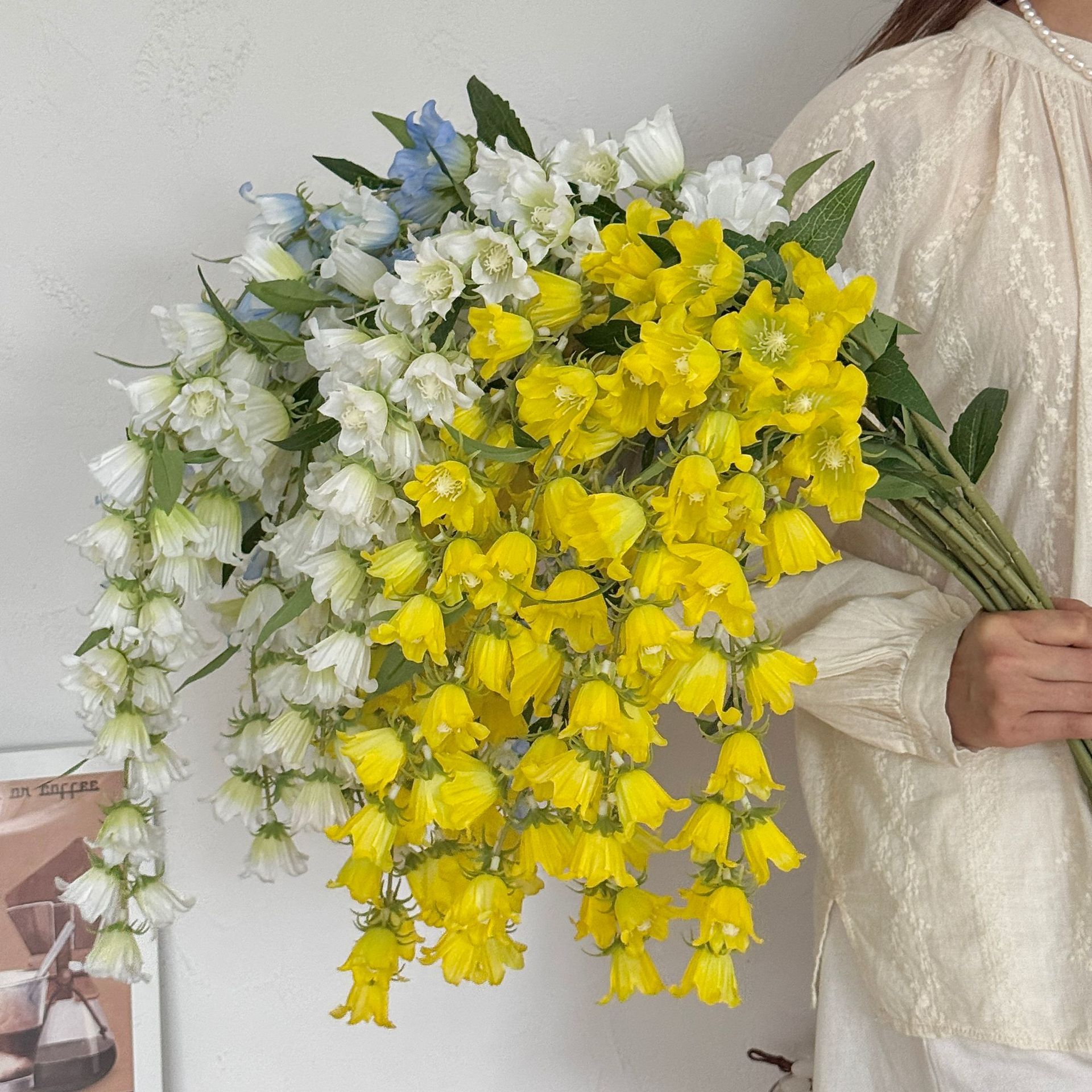 Campanas de viento colgantes, flores artificiales, lirios de los valles, paredes colgantes, plantas verdes, decoración de paisajismo, casas de familia, casas modelo, decoración de flores falsas