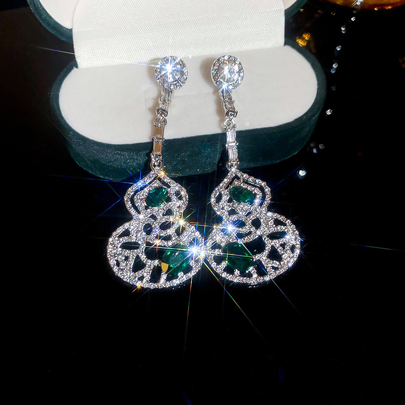 Aguja de plata Nuevos pendientes de calabaza hueca de diamantes de estilo chino Pendientes de estilo étnico personalizado Tren nacional Pendientes de lujo ligero de alta gama Mujeres