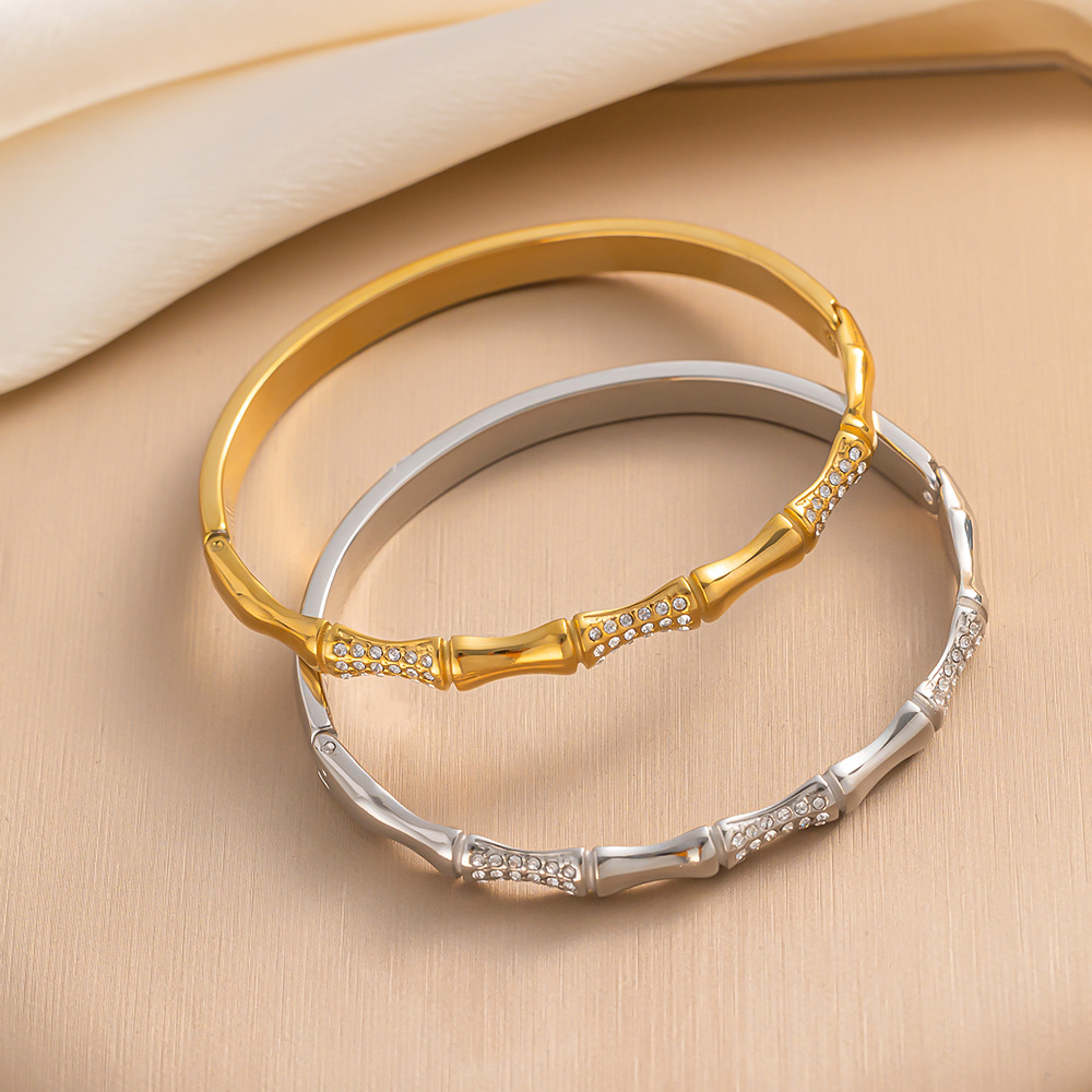 Elegant Bamboo Diamond Bracelet With Gold Plating For Women_voghion.com
