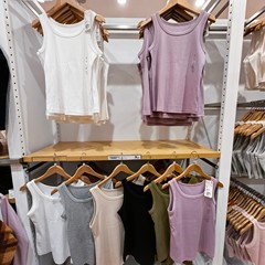 時尚辣妹風U家女裝夏季柔軟棉質羅紋背心內搭修身寬肩吊帶465763