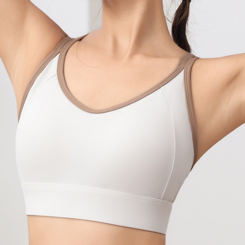 대비되는 라이트 그레이