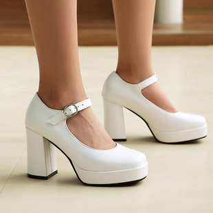 �羳���Q��2025�괺���¿��r�к��40-43��aһ�ֿۜ\�چ�ЬŮ