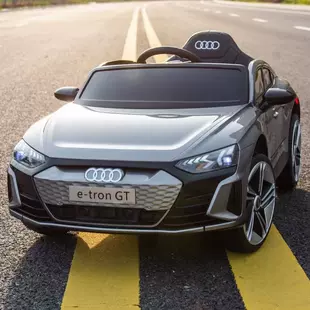 Детский электромобиль Audi четырёхколёсный два привода с пультом развивающий