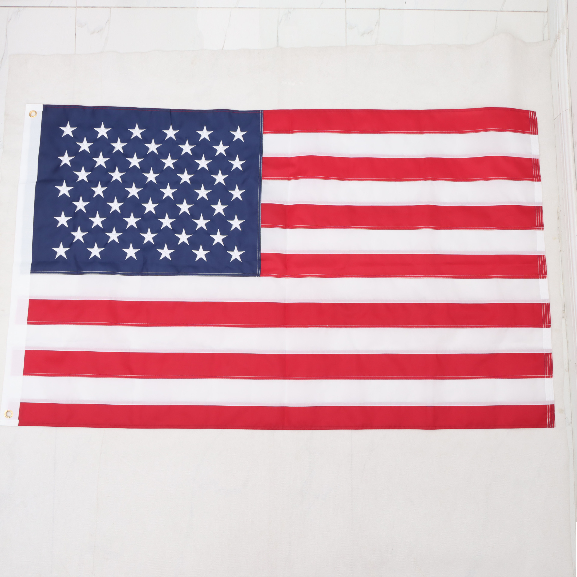 Grenzüberschreitende USA-Flagge aus 150D Oxford-Gewebe mit dreidimensionaler Stickerei von Sternen und Streifen_voghion.com