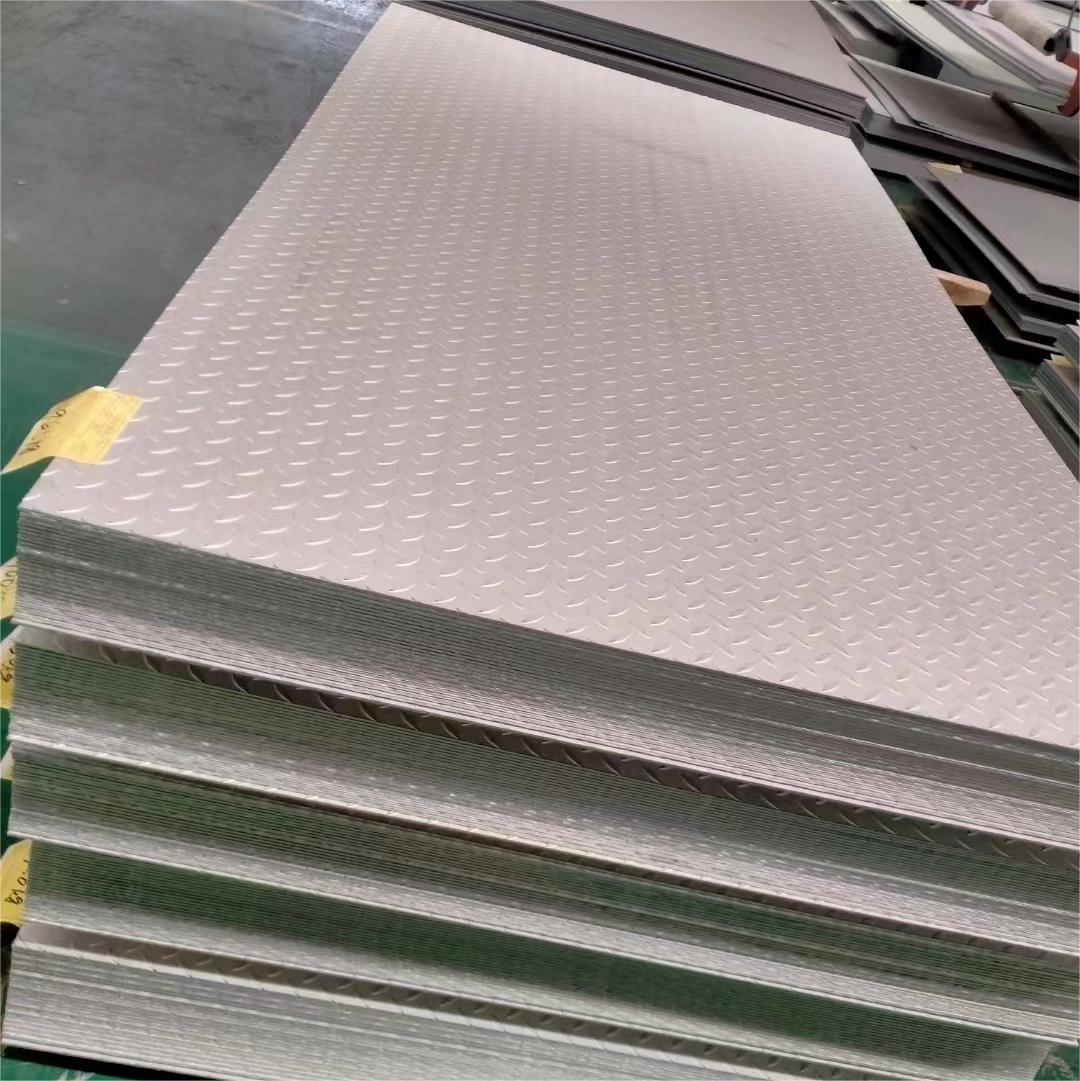无锡厂家现货不锈钢430不锈钢压花板 201 304不锈钢花纹板防滑板
