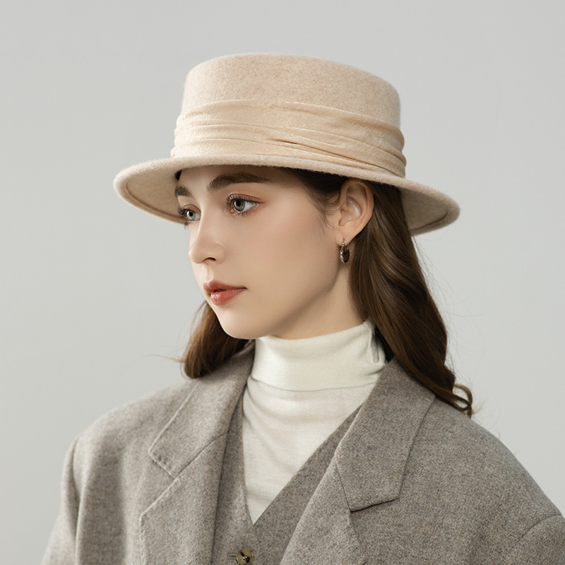 Mũ len beanie nữ phối satin hoa Pháp, phong cách thu đông — màu be