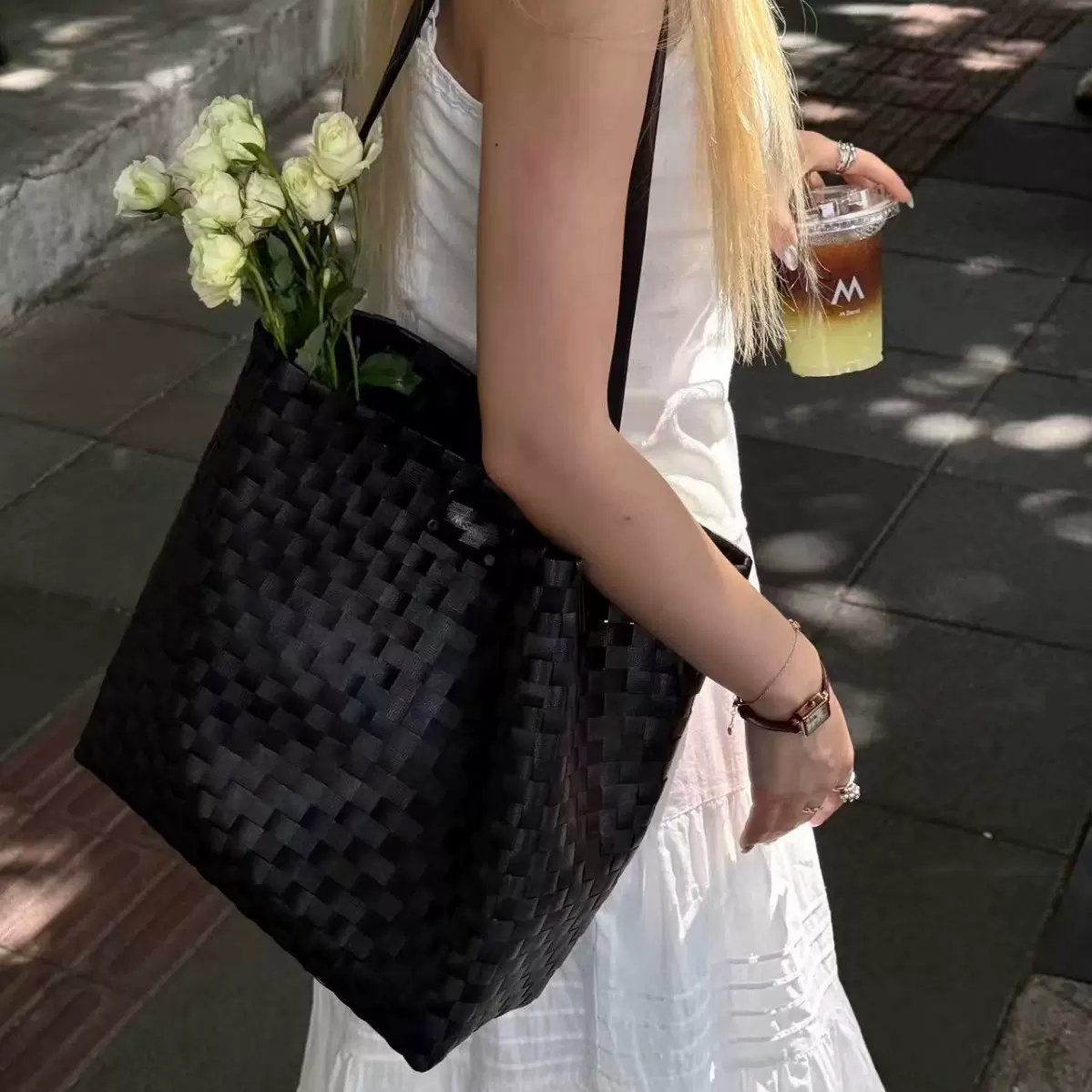 定制2025新款M家咖啡周边购物编织女生手提沙滩包伴手礼包包小方