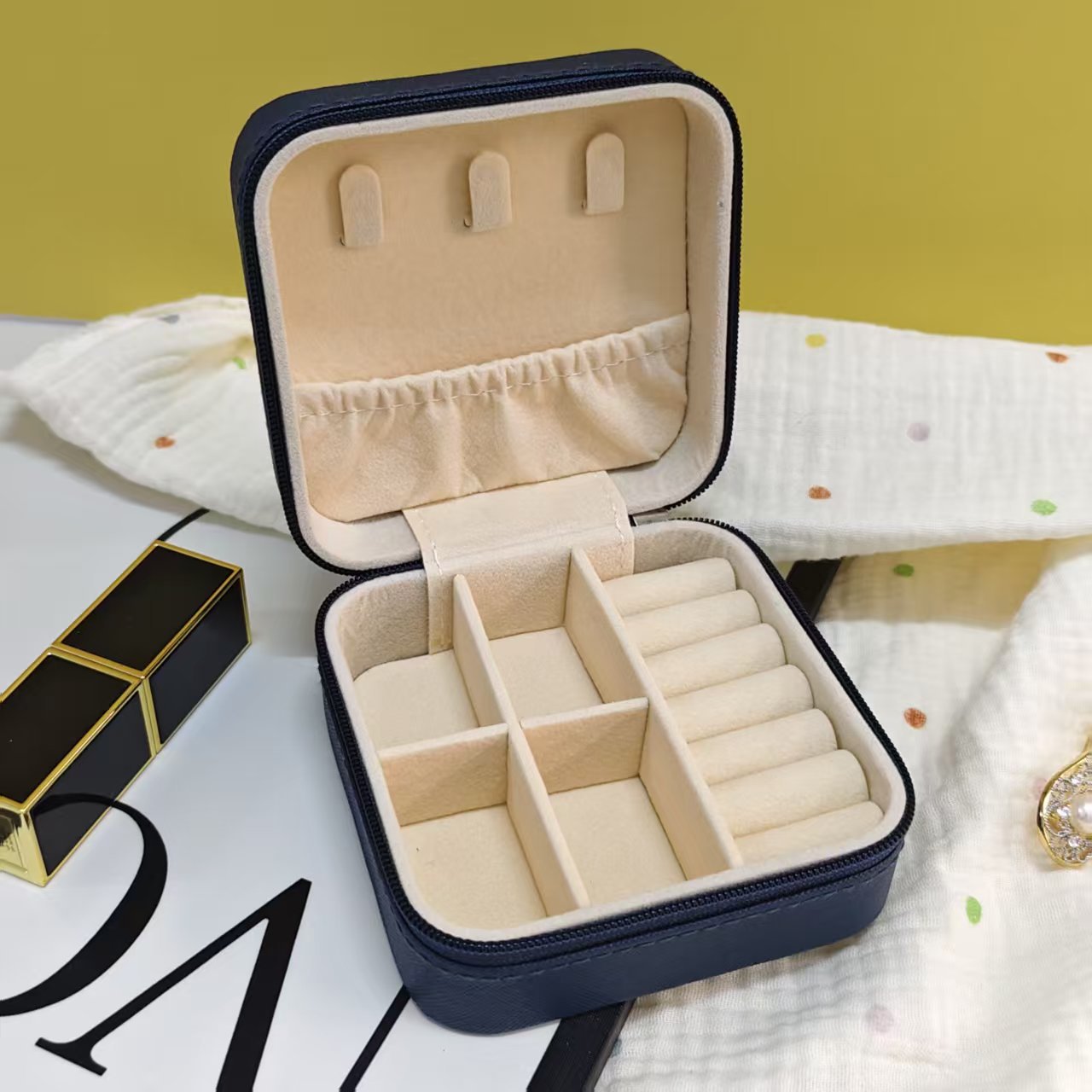 Caixa de joyería de cuero portátil para viajar caja de almacenamiento anillo collar de brazalete bolsa de joyería a prueba de polvo