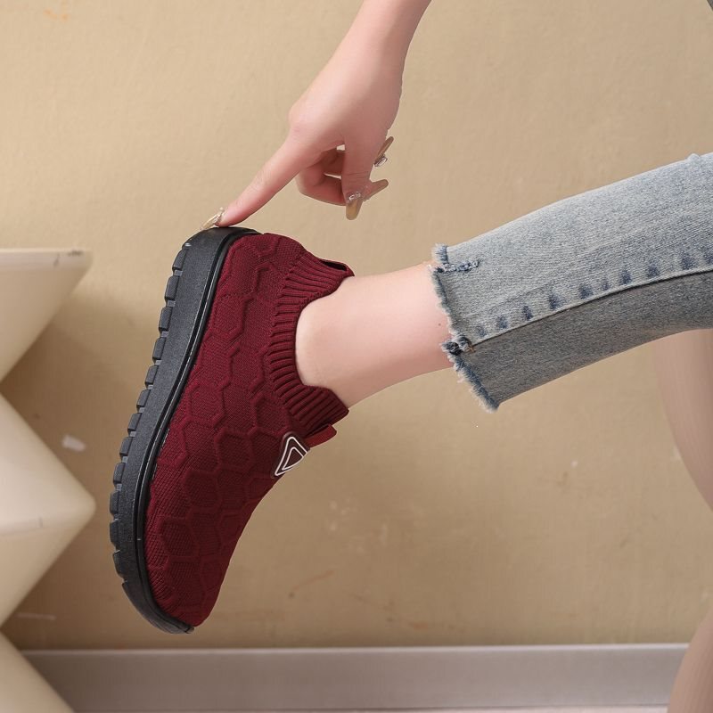 Flyknit Slip-On Walking Shoes for Women, Spring Soft-Soled Non-Slip Shoes for Middle-Aged and Elderly Mothers, Breathable Casual Sports Shoes, Lazy Shoes