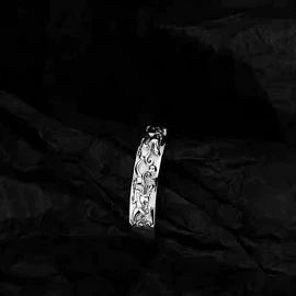 项链;手链;戒指