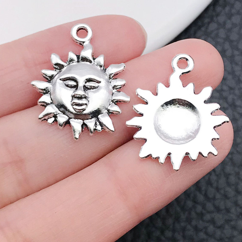 五色レトロ透かし彫り星月太陽合金ペンダント手作りブレスレットキーホルダーアクセサリーアクセサリーペンダント|undefined