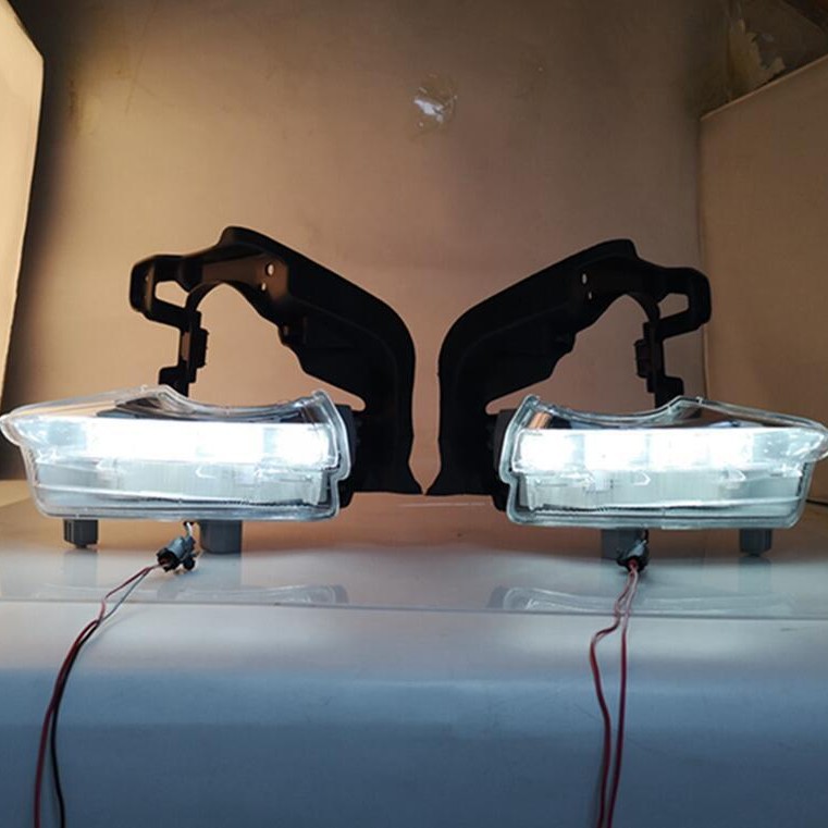 Adecuado para 15-16 Toyota Highlander Luz de marcha diurna Highlander LED Luz de niebla