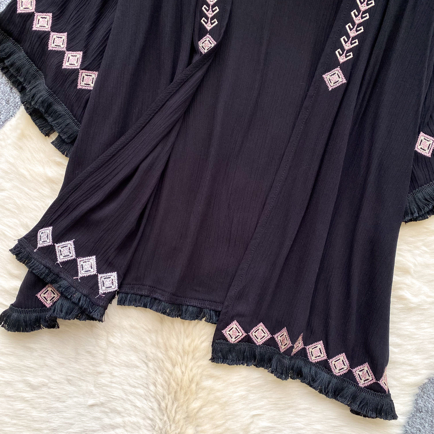 Women's White Retro Embroidery Tassel Cardigan Loose Fitting Summer Vacation Elegant Shirt Top_ecoleips.com