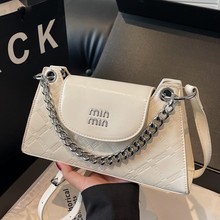 外贸简约腋下包2025春夏新款压花纯色单肩斜挎包轻奢百搭女包包邮