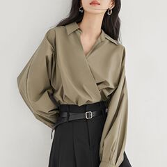 设计小众衬衫女秋装新款法式领衬衣高档气质简约别致通勤上衣