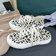 Semi-drag two-piece canvas flat shoes for women, 2023 new summer leopard print thick-soled INS fashion casual sports sneakers