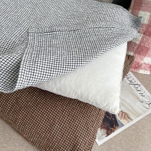 Japanese pair of pure cotton plaid pillow covers, four-layer gauze pillow cushion, single home bedding, available in all seasons