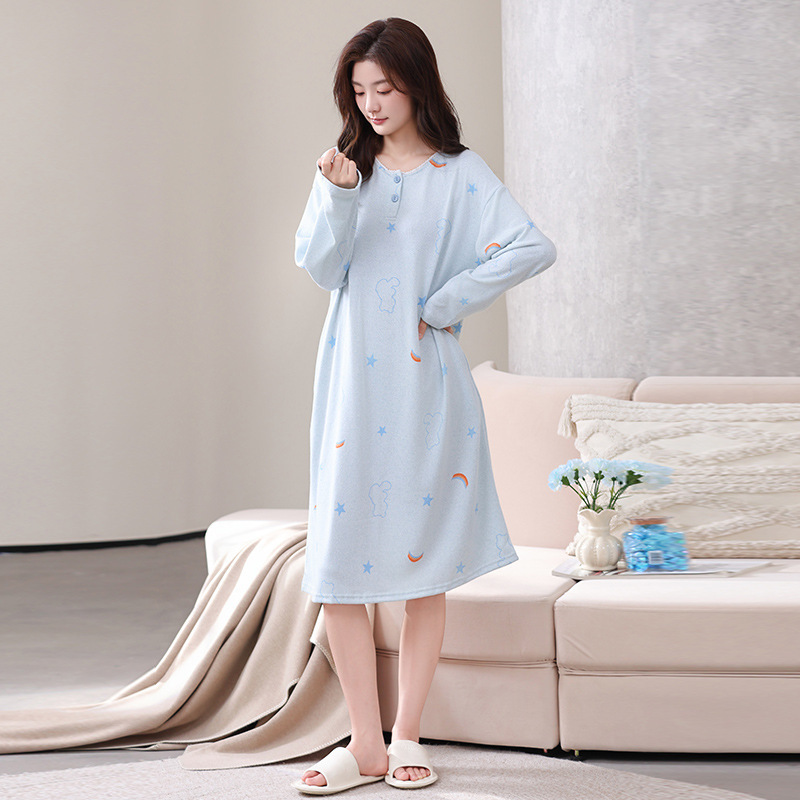 Long-Sleeved Nightgown for Women in Spring & Fall, Mid-Length, Knee-Length, Warm, Thin Velvet, Small People Can Wear Imitation Cashmere Pajamas in Autumn and Winter