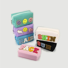 跨境毛巾绣字母贴化妆包跨境PU刺绣字母布贴防水便携收纳包大容量