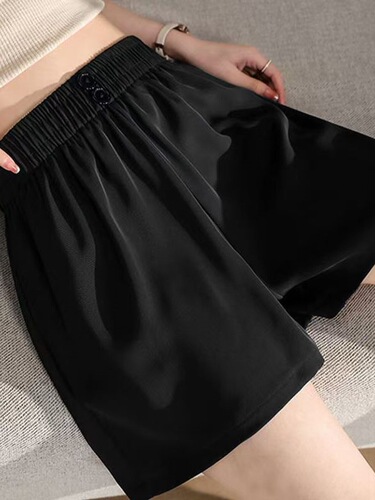 Black stretch shorts for women, 2025 new spring and summer suit, small character, thin, and wearing high-waist hot pants