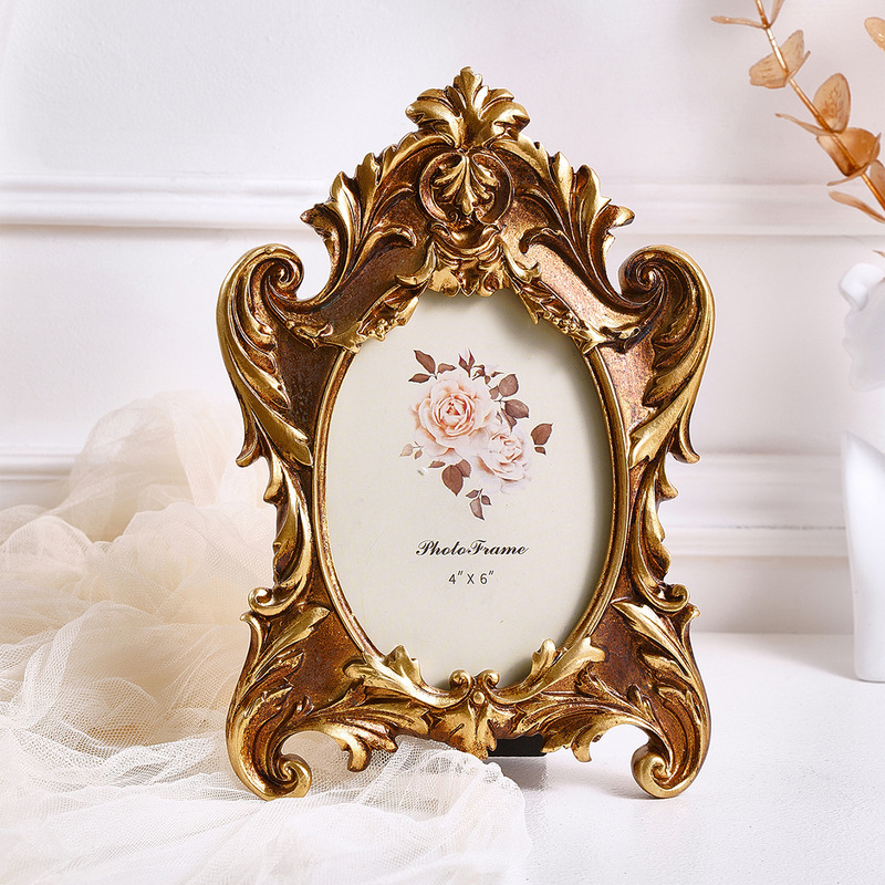 European classical style gold lace pattern oval decorative photo frame with a random inner paper European court style European classical style gold lace pattern oval decorative photo frame with a random inner paper European court style
