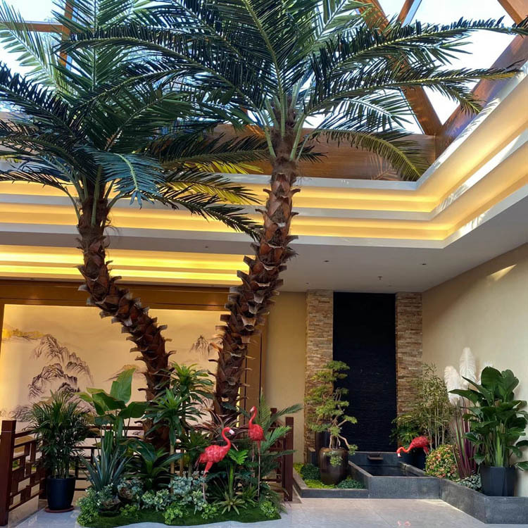 Para la imagen, árbol de palma de simulación personalizado, área escénica, interior del hotel, árbol de palma falso de simulación de plástico reforzado con fibra de vidrio grande artificial