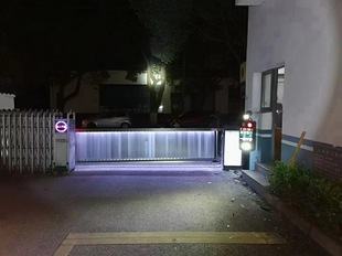 Shopping mall parking lot advertising barrier gate vehicle identification Barrier Gate hotel management system license plate recognition all-in-one machine