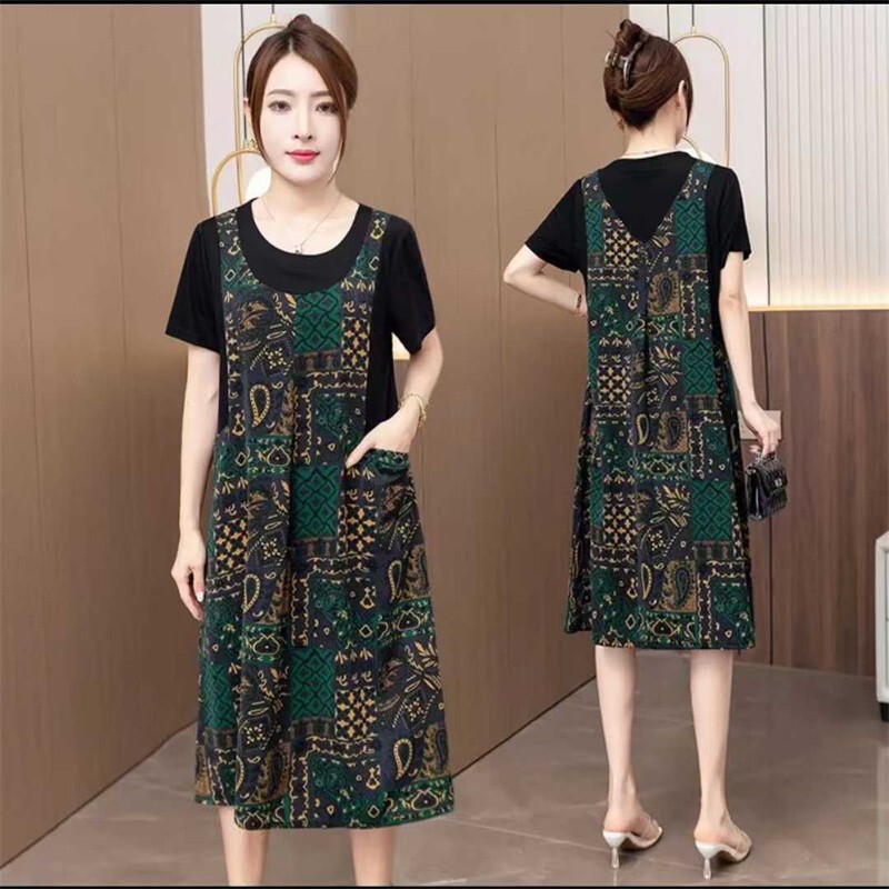 Middle-Aged Mother's Fashionable and Age-Reducing Dress with Color Splicing, Summer New Short-Sleeved Fake Two-Piece Long Dress Middle-Aged Mother's Fashionable and Age-Reducing Dress with Color Splicing, Summer New Short-Sleeved Fake Two-Piece Long Dress