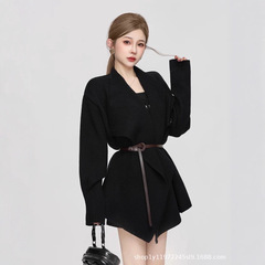 韓国デザインの不規則なウエストの黒のコート、女性の秋冬の新しいスタイル、ゆったりとした長袖ラペル厚いバージョン