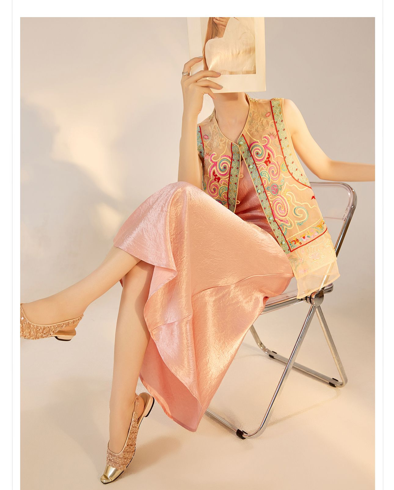 Áo vest cổ đứng phong cách retro Trung Hoa, thiết kế thêu, chất liệu tơ dâu tằm, mẫu ZX N4045 — Màu đen, Hồng mơ chi tiết 10