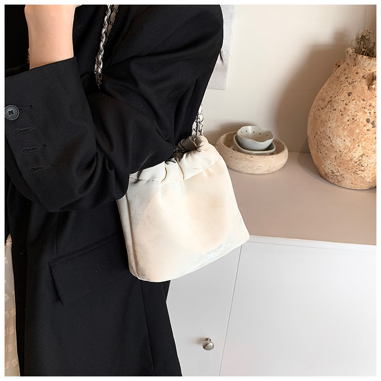 2024 Neue Damenmode Tote National Silk Art Style Kette Einzelschulter Crossbody Blessing Water Bucket Bag_voghion.com