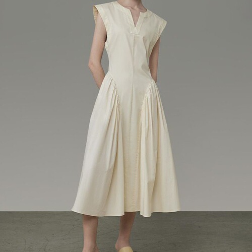 Elegant White Chic Sleeveless Tank Dress for 2025 Summer: French-Style Defined Waistline, Slimming A-Line Design, Trendy Long Gown